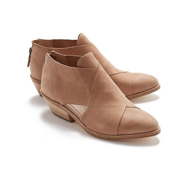 Eileen Fisher Tan Cluster Booties - Picture 1 of 6
